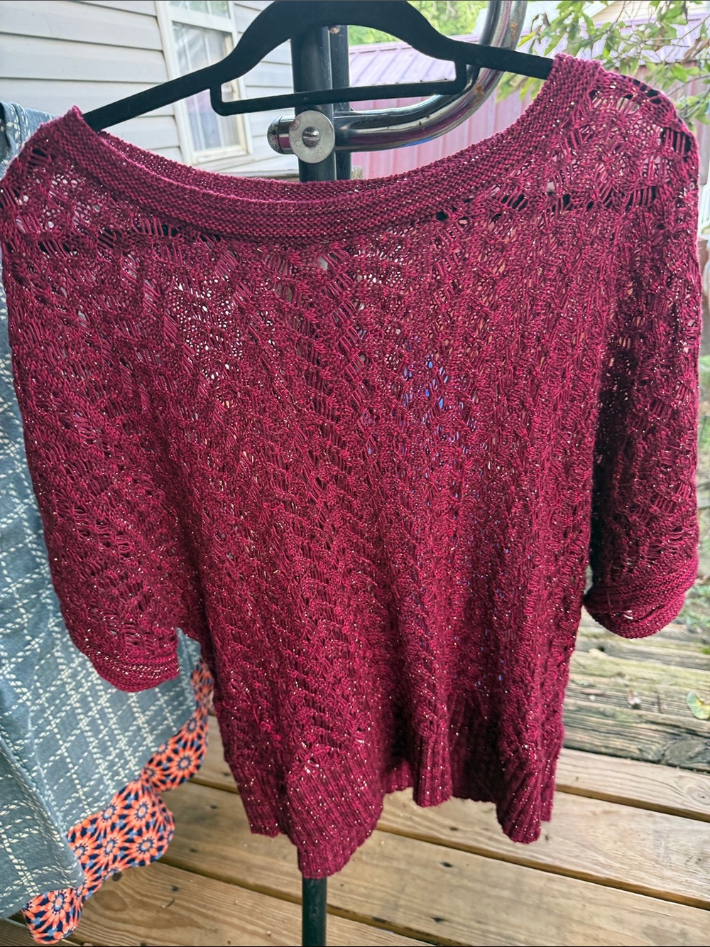 Dressbarn Womens 14/16 wine colored gold Glitz thread in knit 24” length